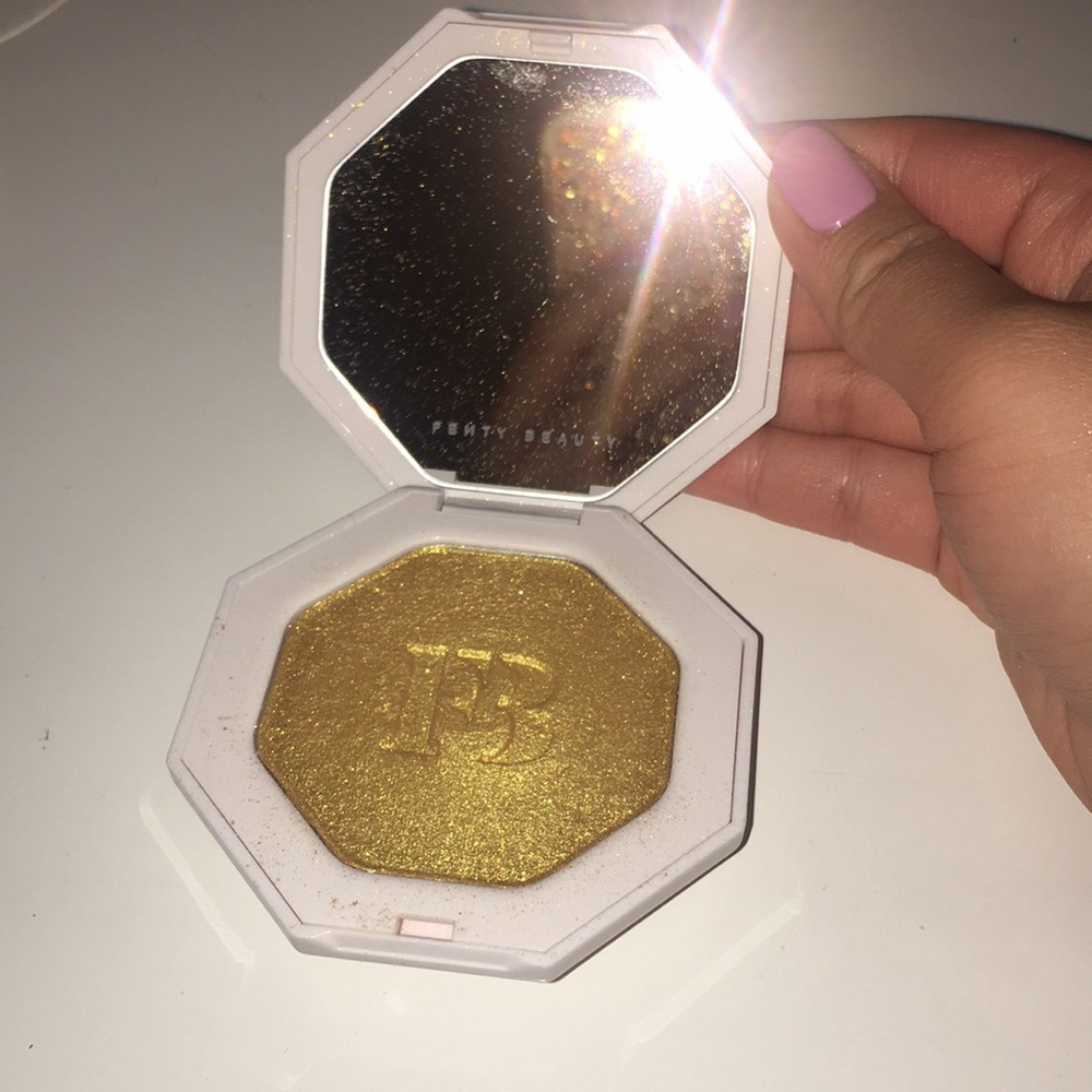 Fenty beauty trophy wife highlighter